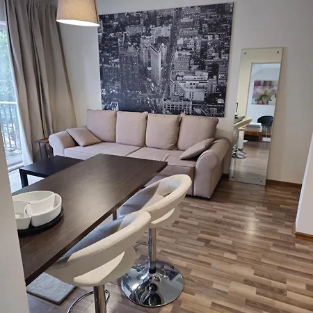 Cozy Little Penthouse Free Parking, Self Check In