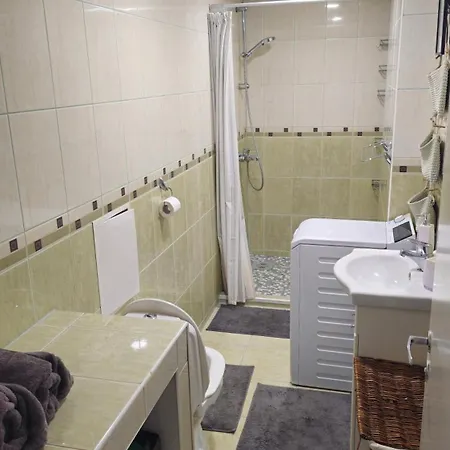 Lägenhet Cozy Little Penthouse Free Parking, Self Check In *