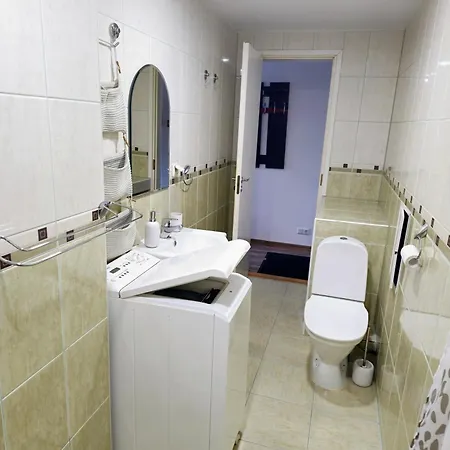 Cozy Little Penthouse Free Parking, Self Check In * 塔林