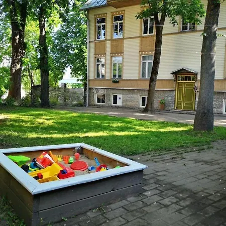 Cozy Little Penthouse Free Parking, Self Check In Lägenhet Tallinn