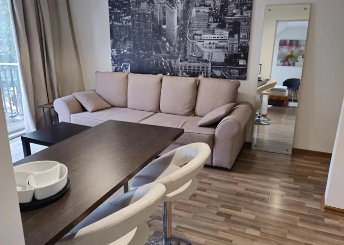 Cozy Little Penthouse Free Parking, Self Check In