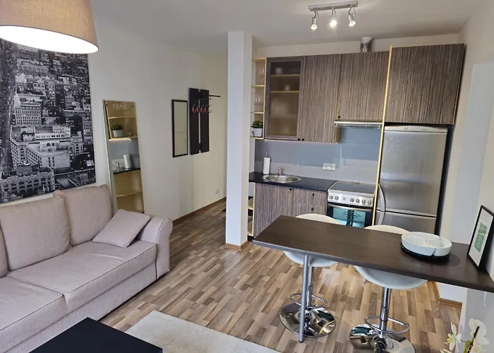 Cozy Little Penthouse Free Parking, Self Check In Appartamento