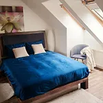 Cozy Little Penthouse Free Parking, Self Check In Talin