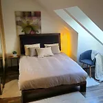 Apartamento Cozy Little Penthouse Free Parking, Self Check In Talin
