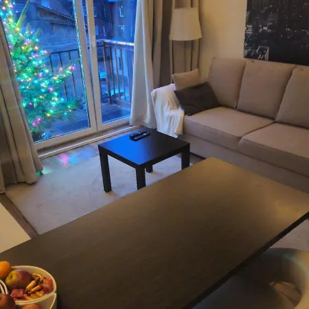 Cozy Little Penthouse Free Parking, Self Check In